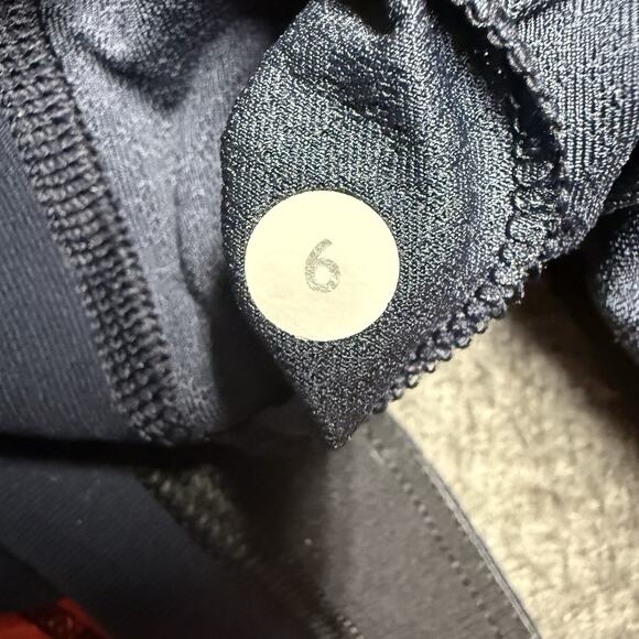 Lululemon No Limits Racerback Tank Top Women's 6 Blue Built In Bra Yoga *No Pads - Picture 3 of 6